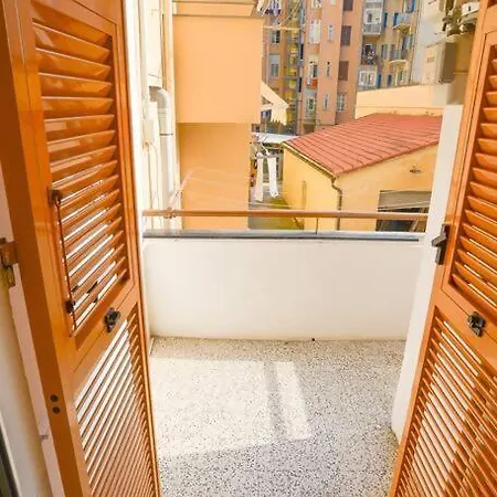 Larte Al Mare Vicino Spiaggia Con Ac E Wifi Apartment Savona
